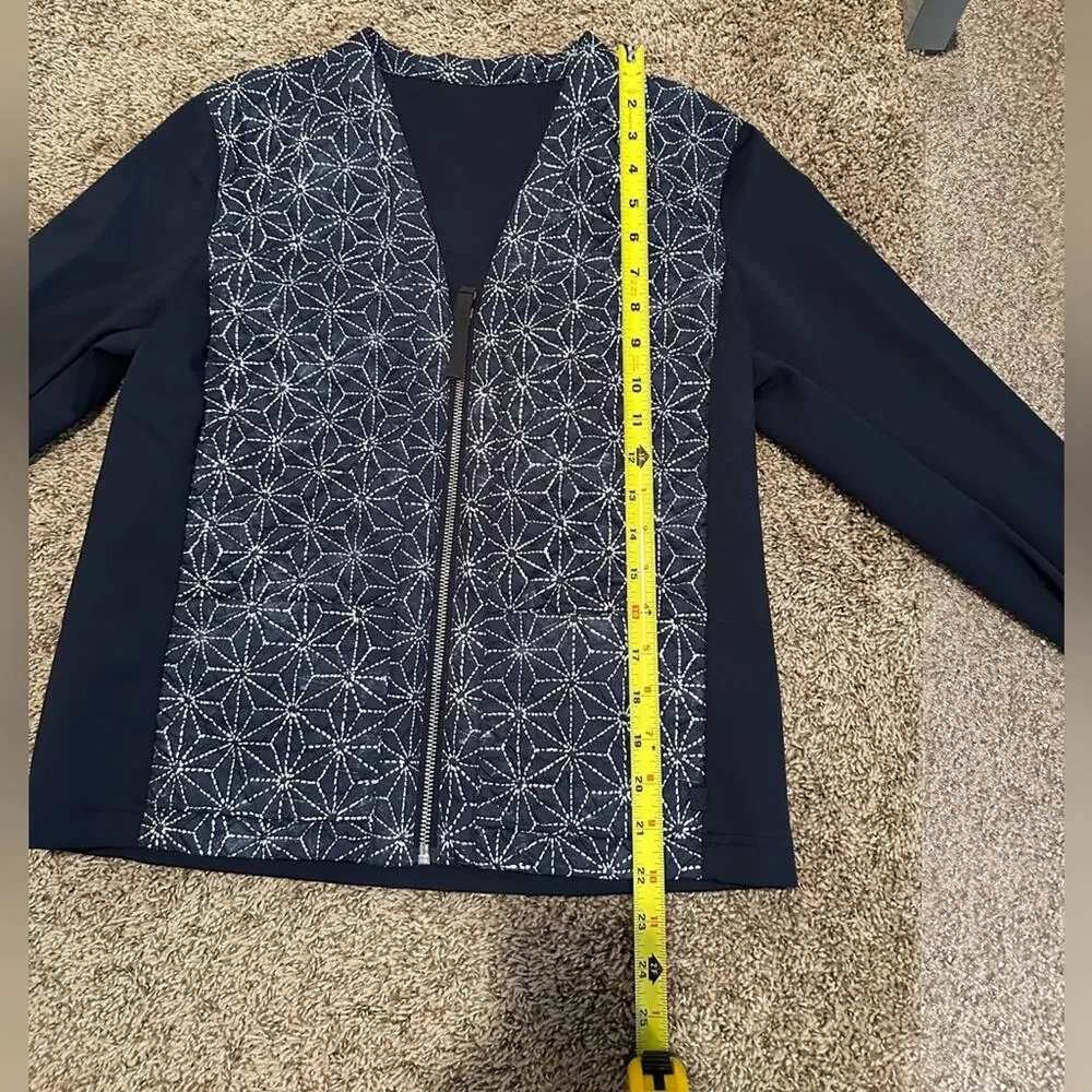 Lululemon athletica navy blue zipper jacket, white stitching, front pockets EUC - Picture 8 of 16